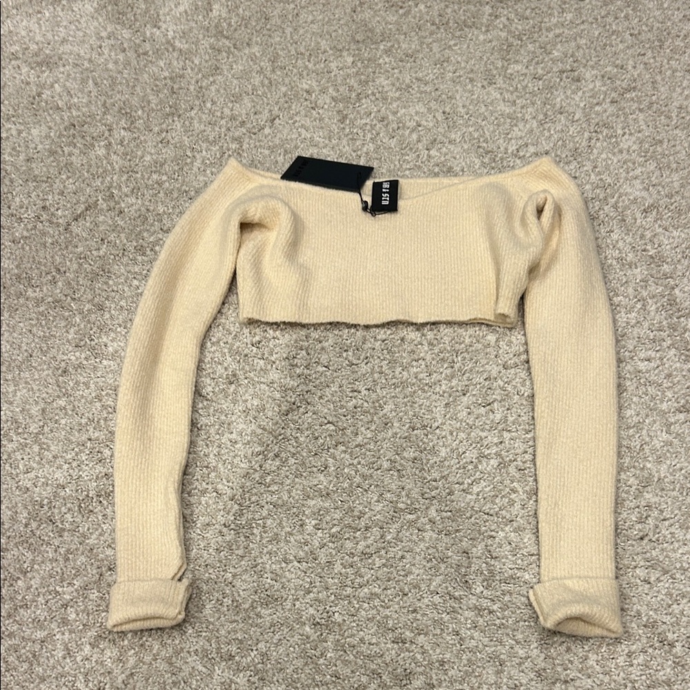 NWT. Off white/cream cropped sweater size S.